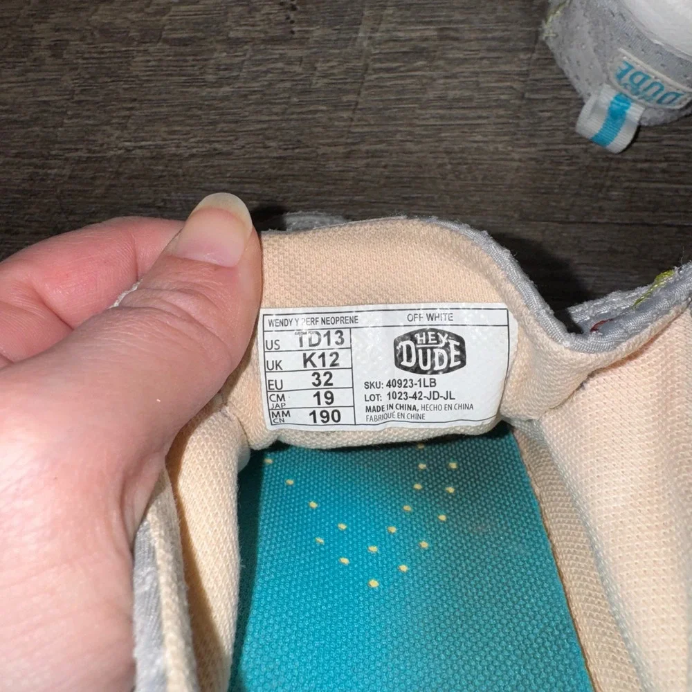 HEYDUDE Wendy Perf Neoprene Kids Youth 13 Gray Off White Rainbow Stitch Loafers